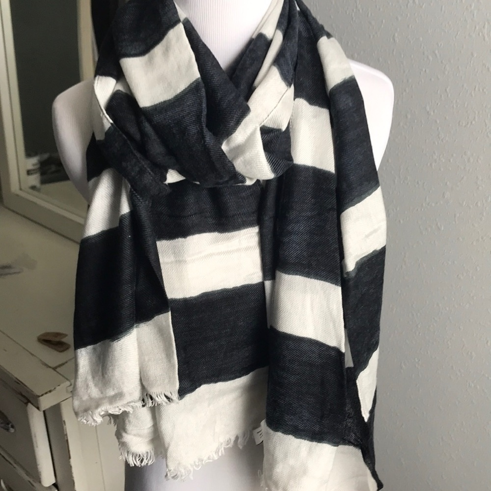Loft scarf